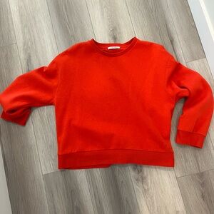 RED SWEATSHIRT